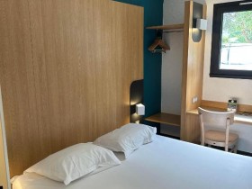 B&B Hôtel Aubagne Gémenos day room Paca